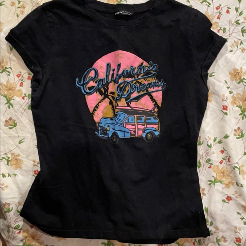 Black story sleeve top with design